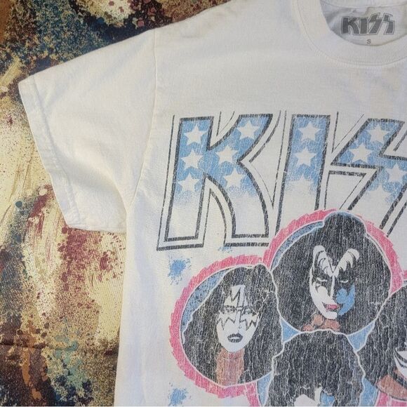 KISS Alive In ‘77 Retro Band T-shirt Men’s Size Small White Short Sleeve - Picture 3 of 15